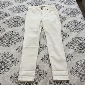 CAbi Women’s Jeans  Sz 6 Cinch White Classic Stretch #5689 Stretch Cotton